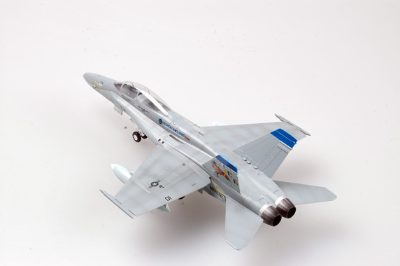 Самолёт F/A-18C VWFA-225